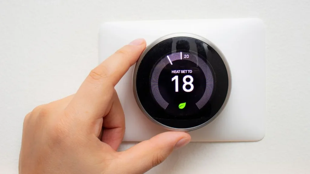 Termostato inteligente para climatización y ahorro energético en el hogar